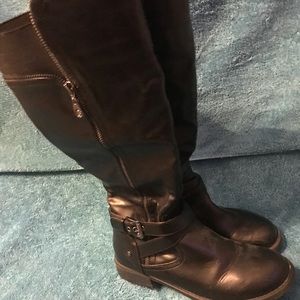 NWOT Black guess boots